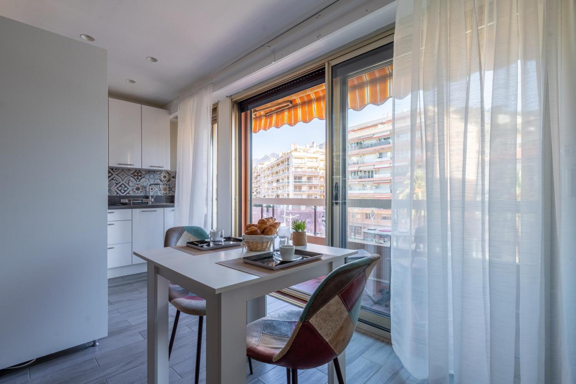 Fabuleux Appartement 2 Personnes Au Coeur De Menton, Climatise Et Proche Gares Routiere Et Sncf Bagian luar foto