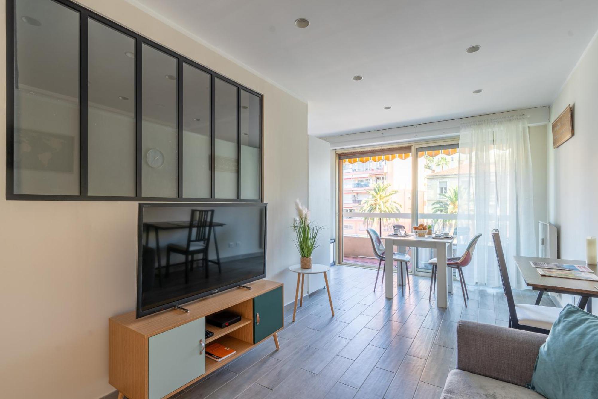 Fabuleux Appartement 2 Personnes Au Coeur De Menton, Climatise Et Proche Gares Routiere Et Sncf Bagian luar foto
