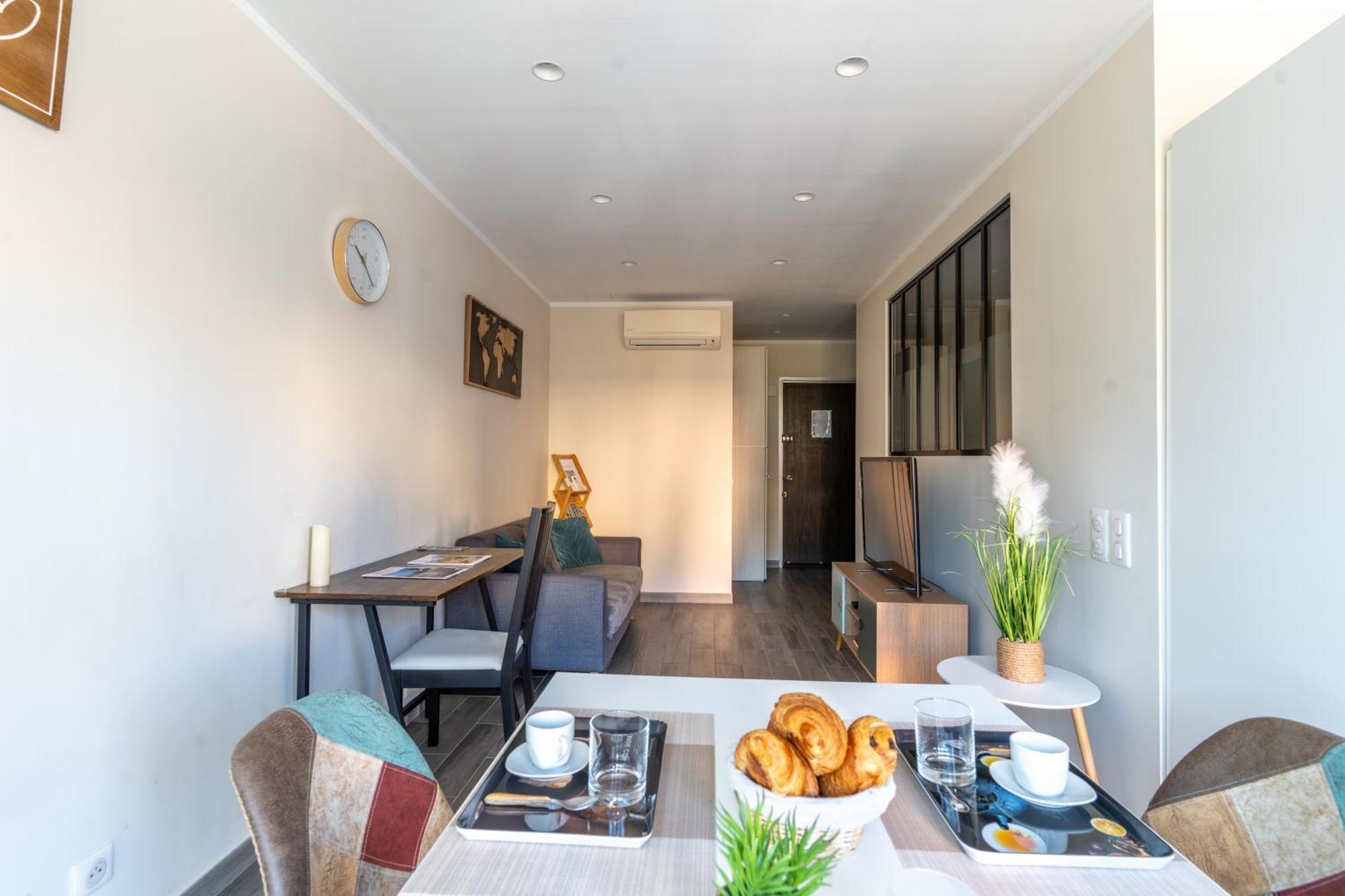 Fabuleux Appartement 2 Personnes Au Coeur De Menton, Climatise Et Proche Gares Routiere Et Sncf Bagian luar foto