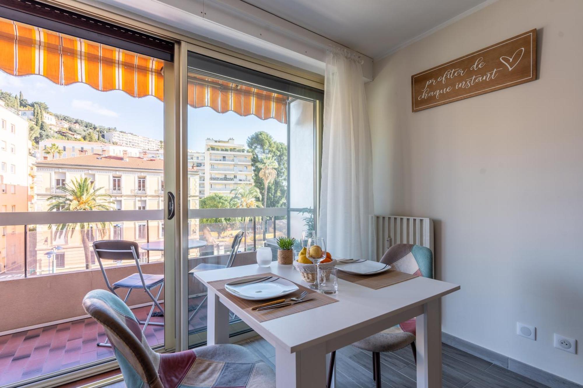 Fabuleux Appartement 2 Personnes Au Coeur De Menton, Climatise Et Proche Gares Routiere Et Sncf Bagian luar foto